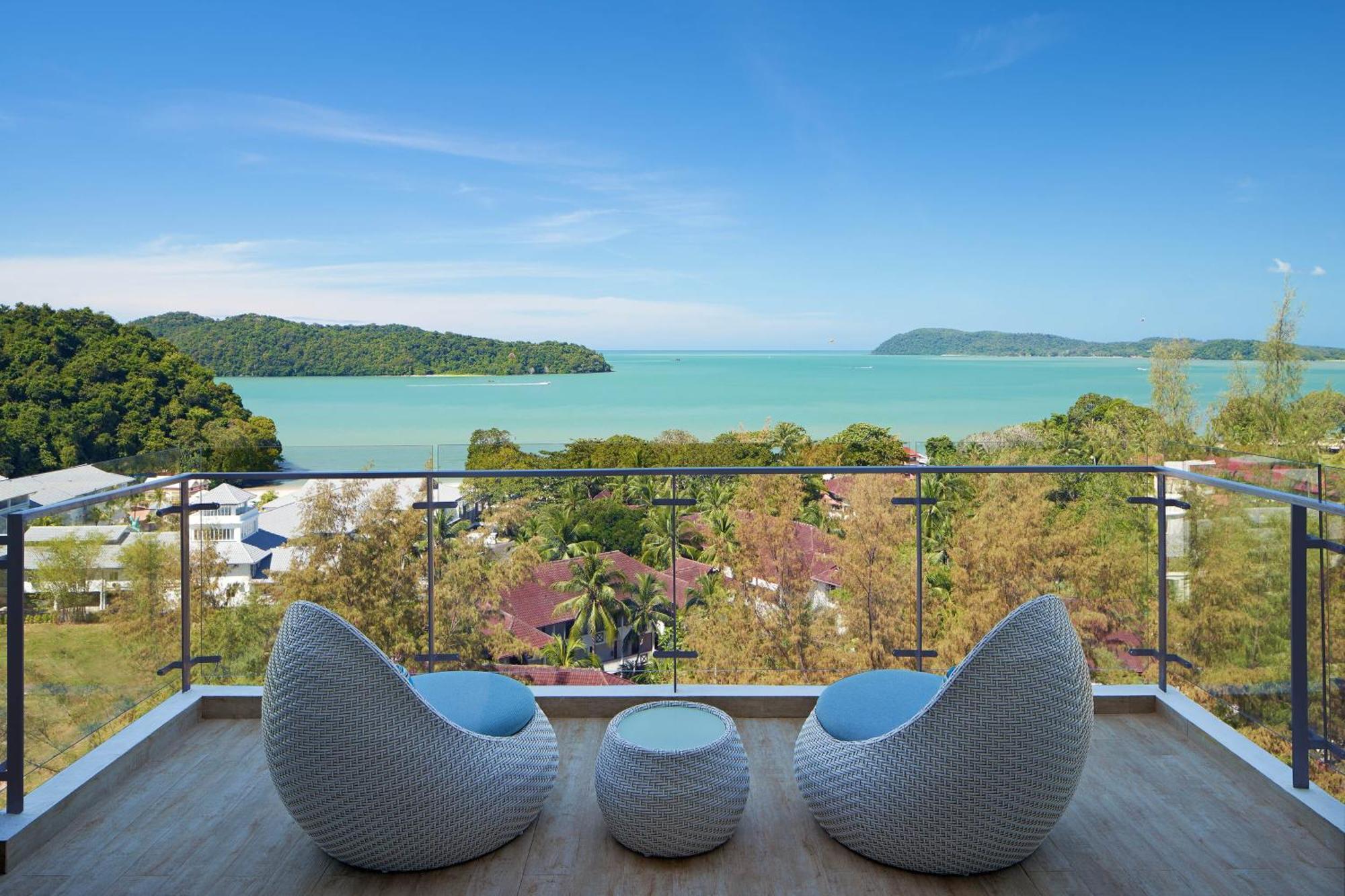 Aloft Langkawi Pantai Tengah Pantai Cenang  Exterior photo